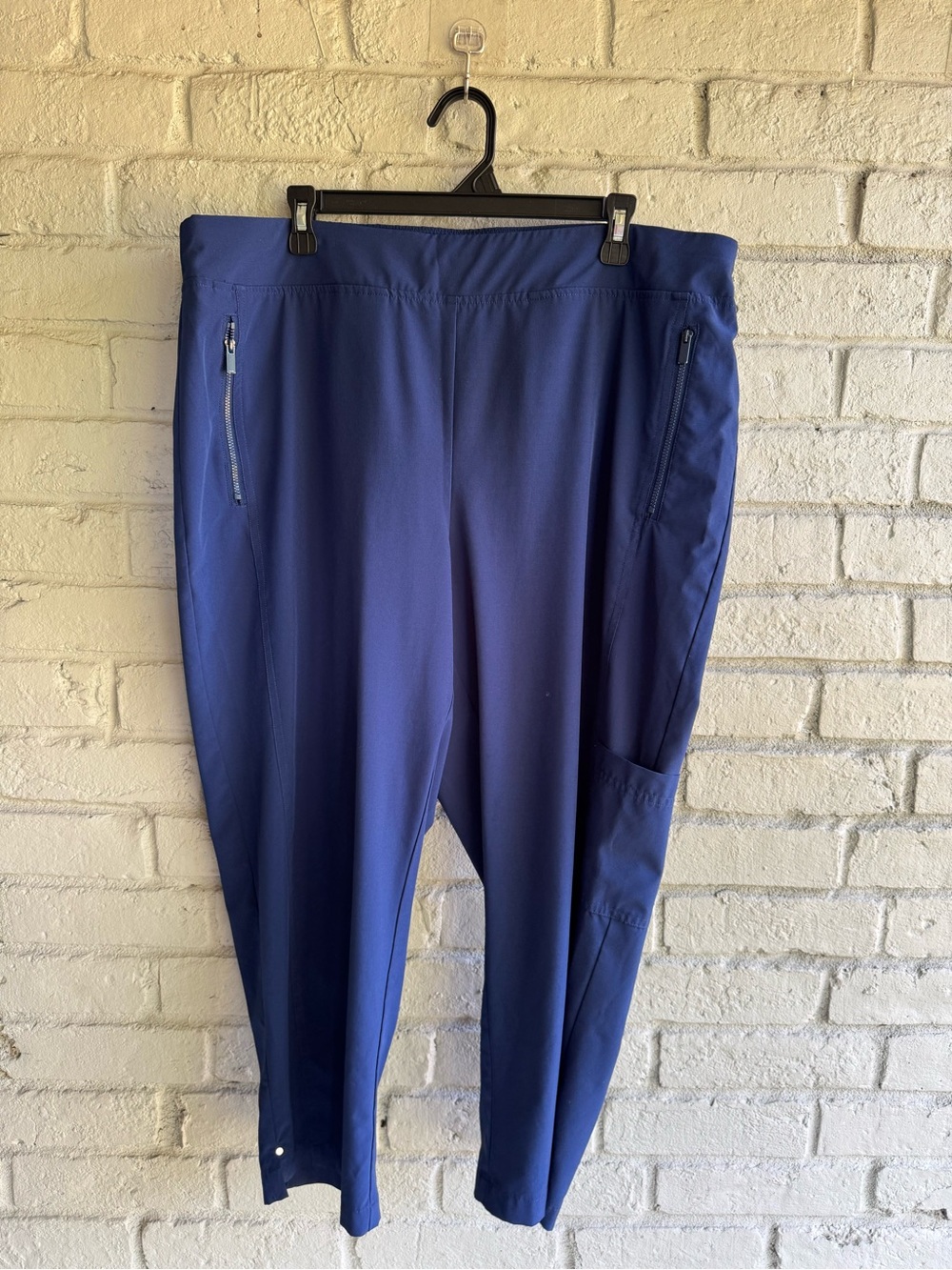Chico’s ZENERGY Sz 3.5(XL) EUC Cobalt blue cargo type pants Activewear Casual